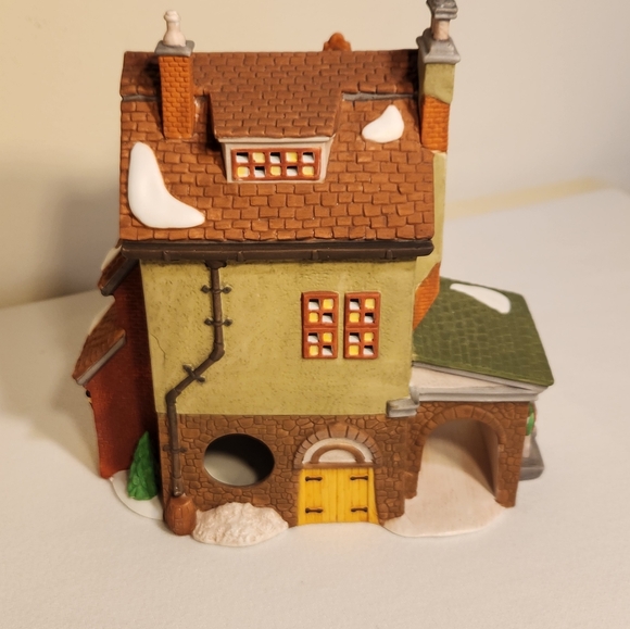 Vintage Retired 1994 Department 56 Handpainted Porcelain Lighted Hather Harness - Picture 11 of 12